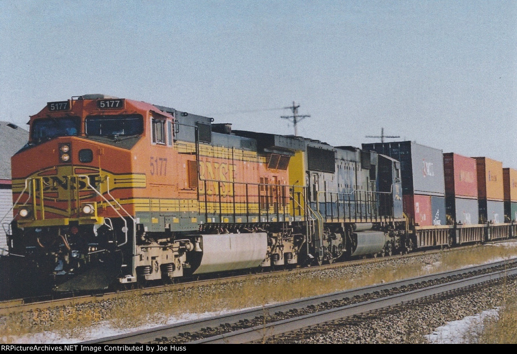 BNSF 5177 West